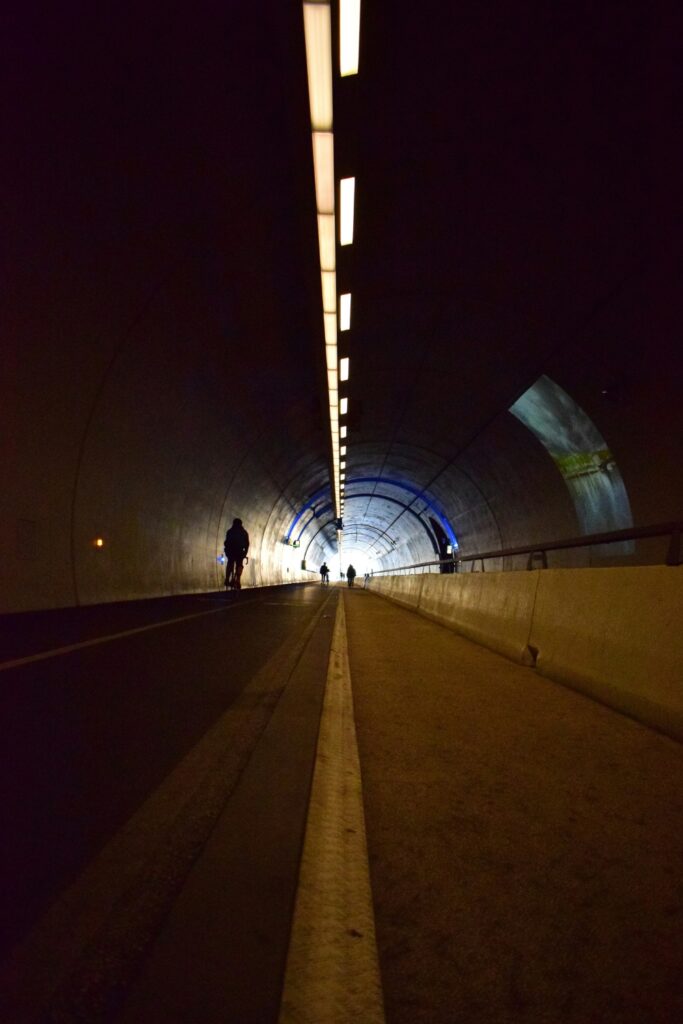Tunnel de la Croix-Rousse, Lyon, France. Photo by Renaud Confavreux on Unsplash